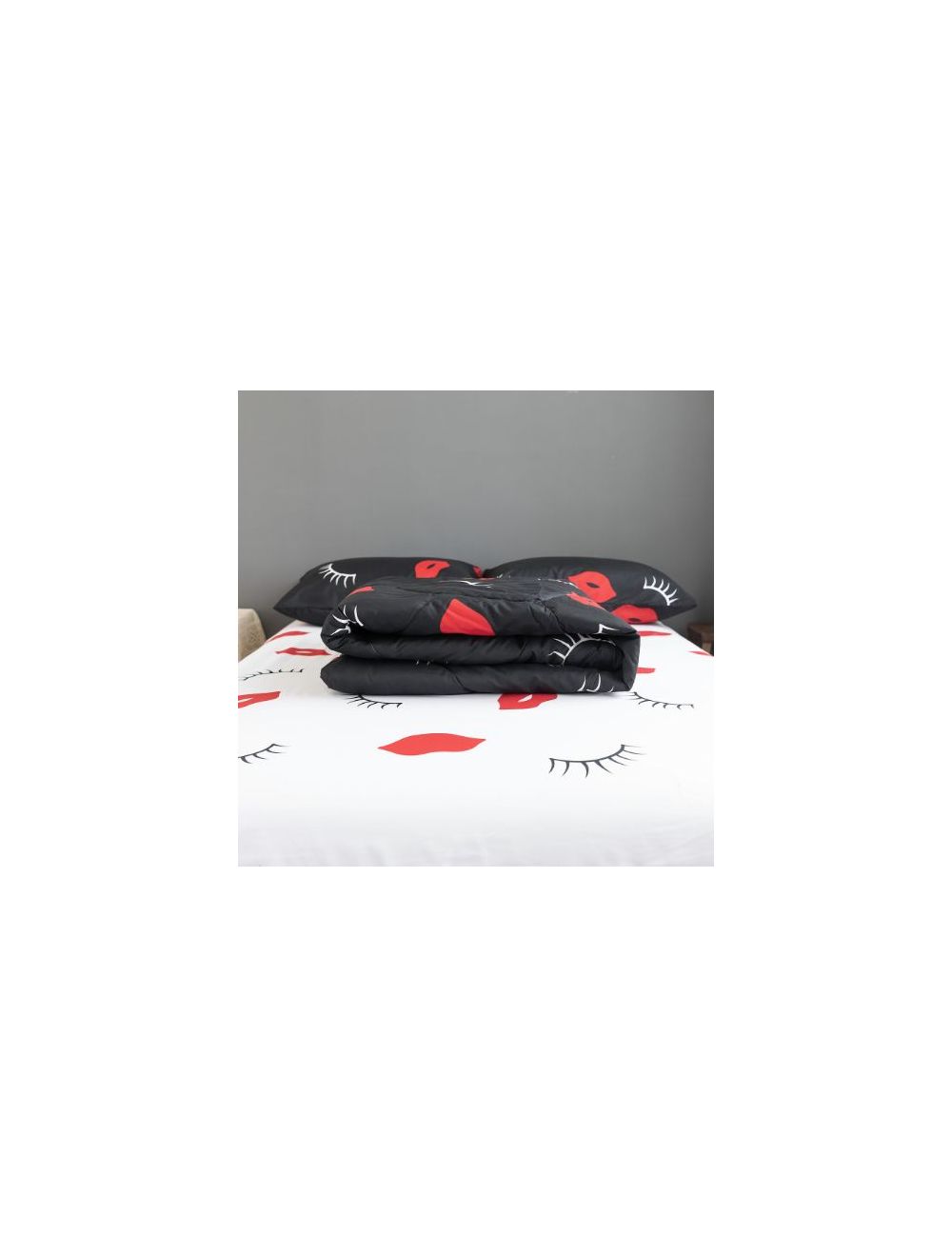 DEALS FOR LESS -  luna home - Comforter Set of 4 Pieces, Red lips design black color (1 Comforter + 1 Flat sheet + 2 Large pillow case-CFT42-01